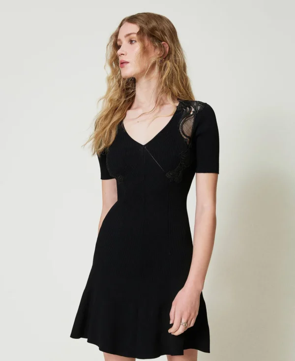 TWINSET Milano Abito Corto In Maglia Con Pizzo | Vestiti Da Cerimonia | Vestiti Eleganti
