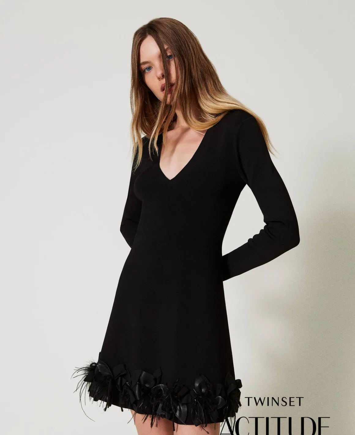 TWINSET Milano Abito Corto In Maglia Con Fiori E Piume | Vestiti In Maglia | Vestiti Corti