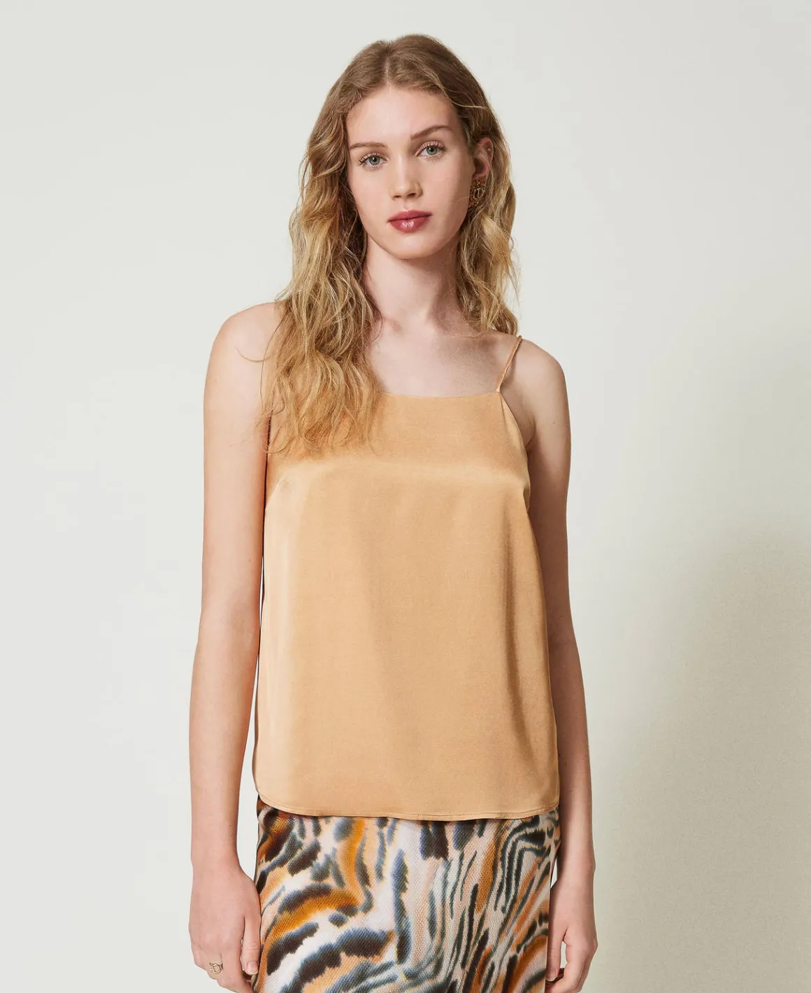 TWINSET Milano Top In Raso Con Scollo Dritto | T-Shirt E Top